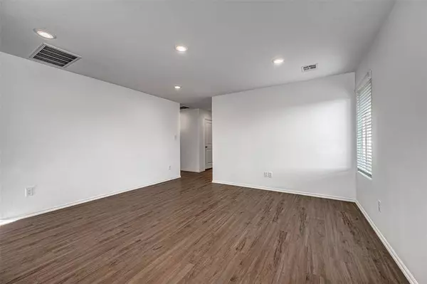 3717 Palmetto Bluff DR, Mustang, OK 73064