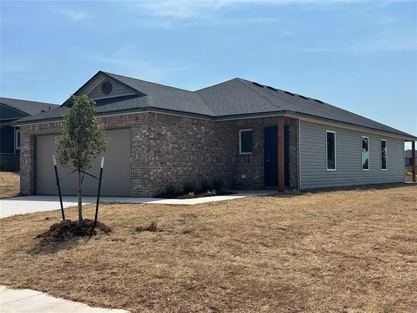 1025 Stallion DR, Guthrie, OK 73044
