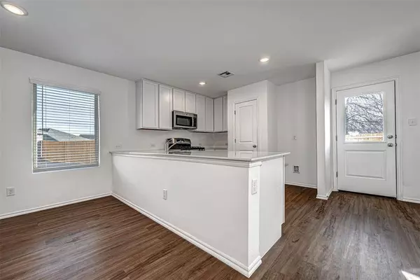 3717 Palmetto Bluff DR, Mustang, OK 73064