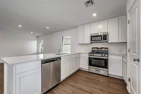 3717 Palmetto Bluff DR, Mustang, OK 73064