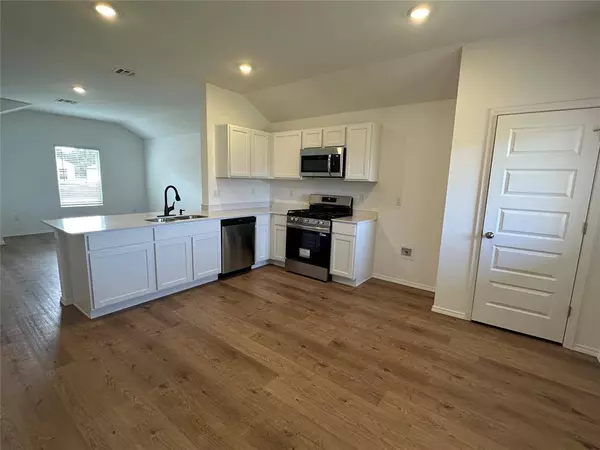 9830 Wildflower DR, Shawnee, OK 74804