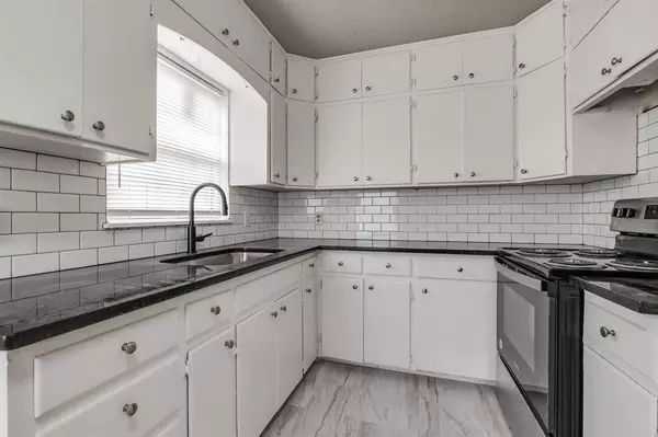 1304 NE 43rd ST, Oklahoma City, OK 73111