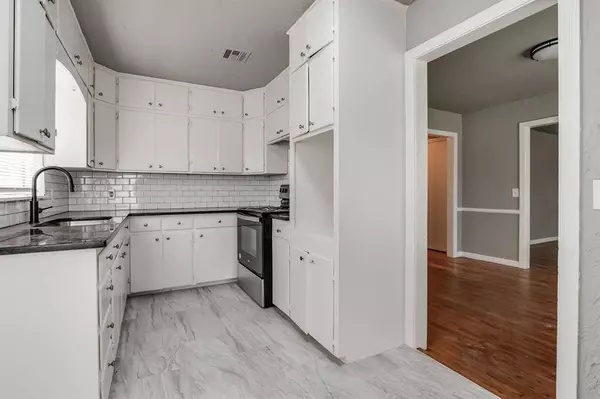 1304 NE 43rd ST, Oklahoma City, OK 73111