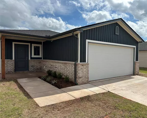 1403 Guthrie Farms BLVD, Guthrie, OK 73044