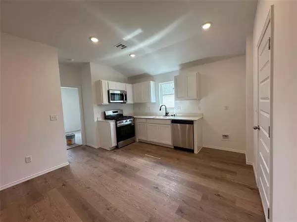 1403 Guthrie Farms BLVD, Guthrie, OK 73044