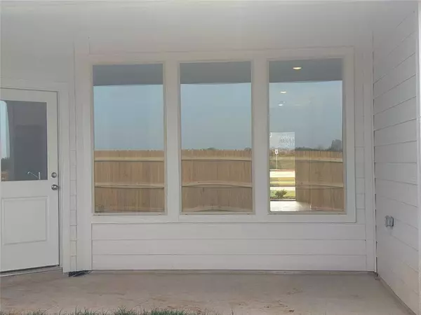 9245 SW 18th ST, Oklahoma City, OK 73128