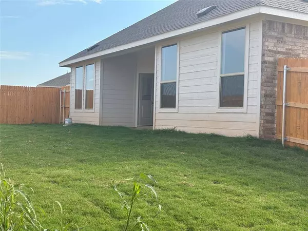 9245 SW 18th ST, Oklahoma City, OK 73128