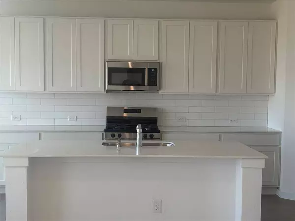 9245 SW 18th ST, Oklahoma City, OK 73128