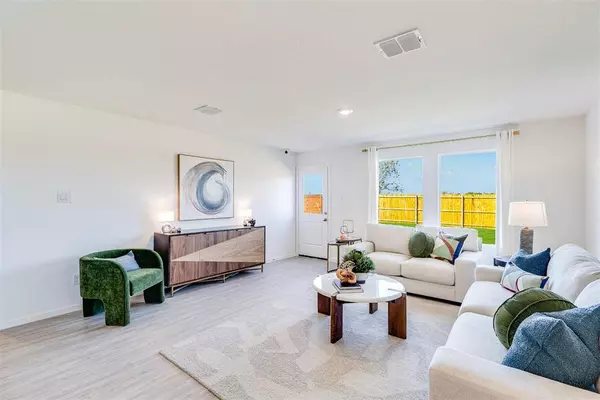 3713 Los Cabos DR, Mustang, OK 73064