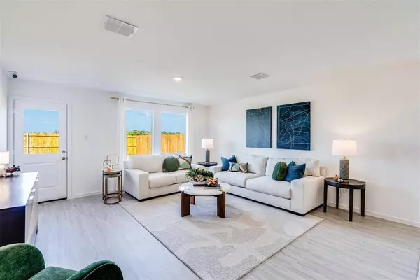 3701 Los Cabos DR, Mustang, OK 73064