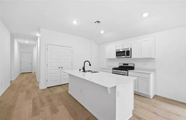 3640 Blue AVE, Mustang, OK 73064