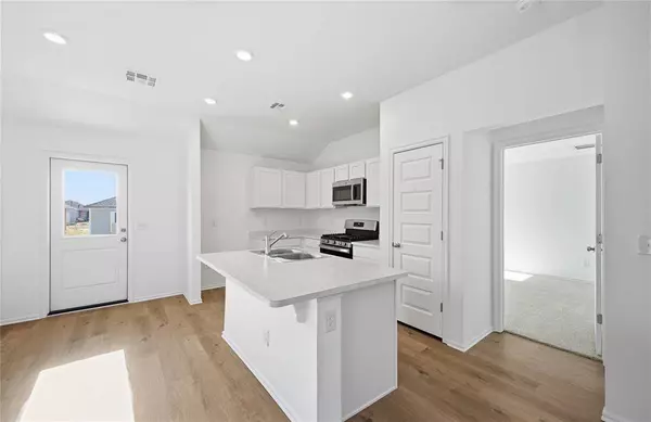 12036 SW 36th ST, Mustang, OK 73064