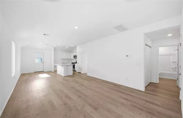 12036 SW 36th ST, Mustang, OK 73064