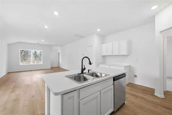 12928 Florence LN, Yukon, OK 73099