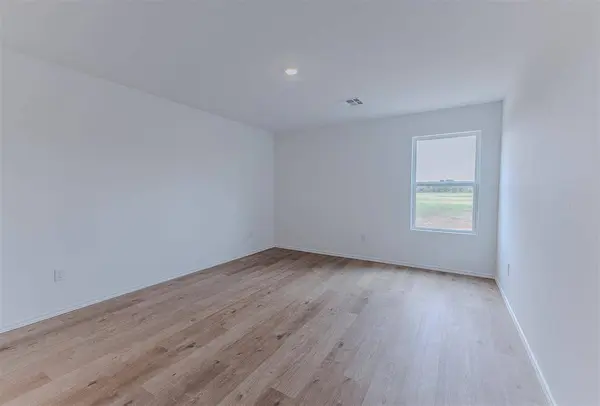 4270 Winding BRK, Harrah, OK 73045