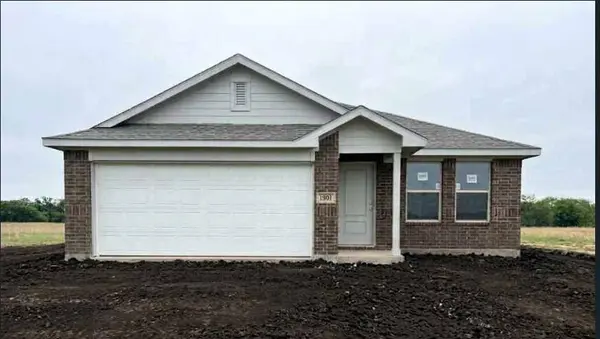 1901 Chestnut Oak CT, Mustang, OK 73128