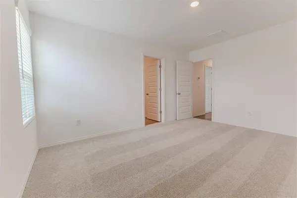 4001 Dutch LN, Mustang, OK 73064