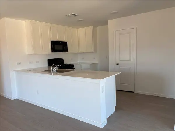 1805 Pine Cherry AVE, Mustang, OK 73128
