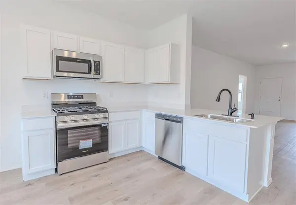 1139 Red Barn RD, Newcastle, OK 73065