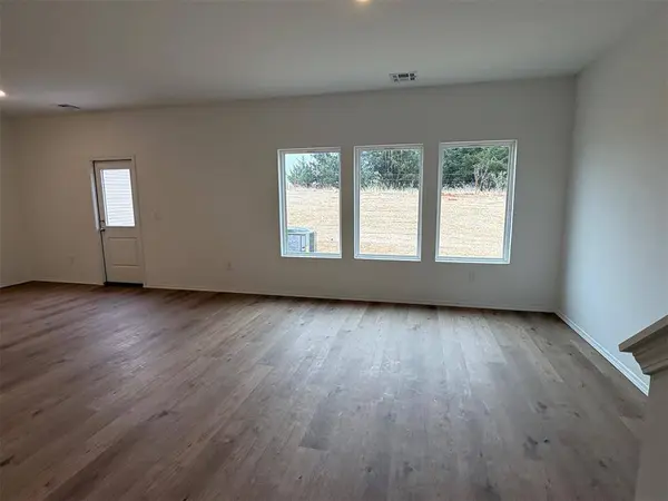 1123 Colt DR, Guthrie, OK 73044