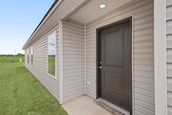 3644 Maggie RD, Mustang, OK 73064