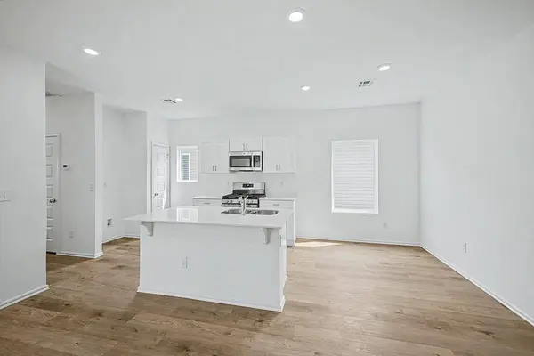 3632 Maggie RD, Mustang, OK 73064