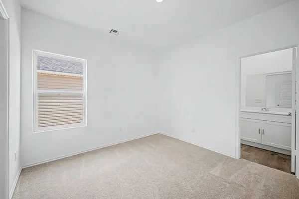 3632 Maggie RD, Mustang, OK 73064