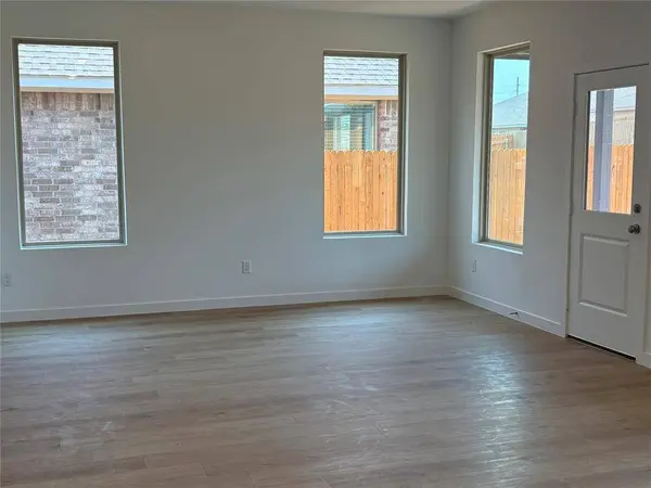 9221 SW 19th ST, Oklahoma City, OK 73128