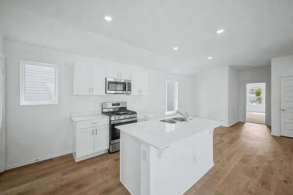 3512 Maggie RD, Mustang, OK 73064