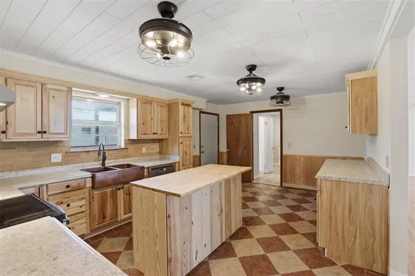 11106 N Chatburn Ln, Stillwater, OK 74075