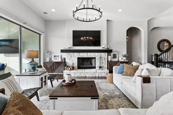 863 Bridge Water LOOP, Dripping Springs, TX 78620