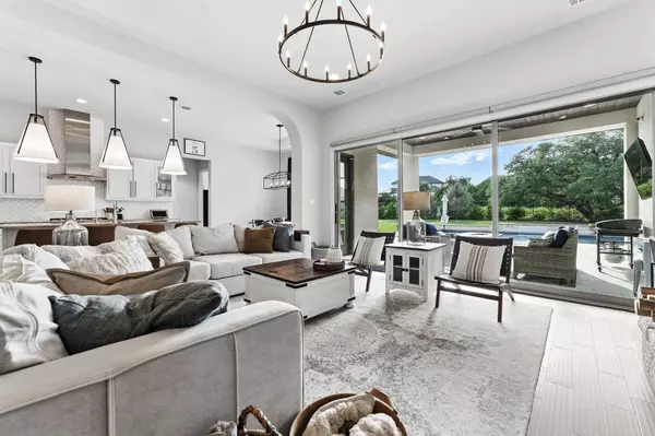 863 Bridge Water LOOP, Dripping Springs, TX 78620