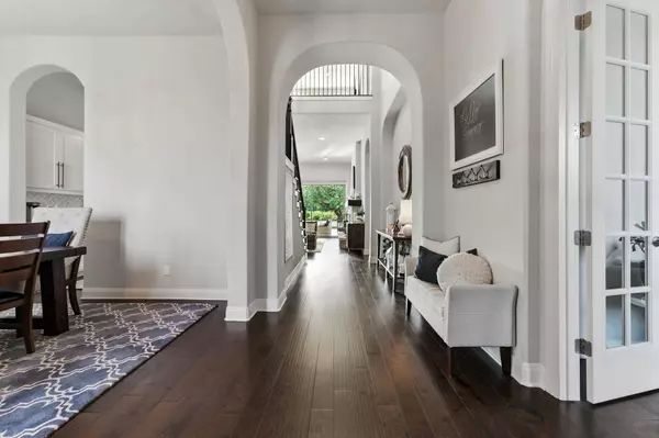 863 Bridge Water LOOP, Dripping Springs, TX 78620