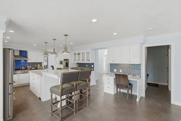3439 E CANYON COVE DR, Holladay, UT 84121