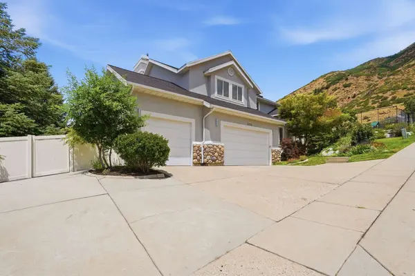 3439 E CANYON COVE DR