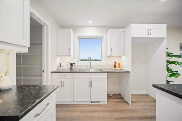 53 Gullane ST, Niverville, MB R0A 0A1