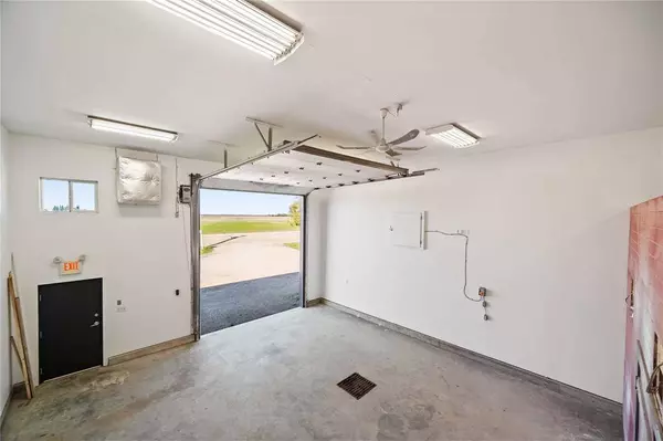 41089 6TH AVE, Niverville, MB R0A 1E0