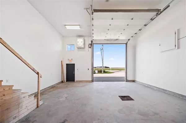 41089 6TH AVE, Niverville, MB R0A 1E0