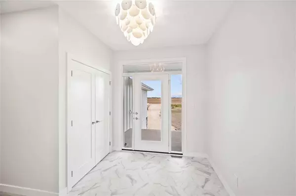 51093 Heatherdale RD, Lorette, MB R5K 0V3