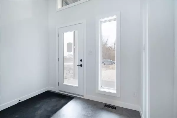 12 Prestwick ST, Niverville, MB R0A 0A1