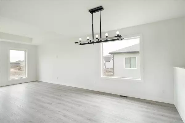 12 Prestwick ST, Niverville, MB R0A 0A1