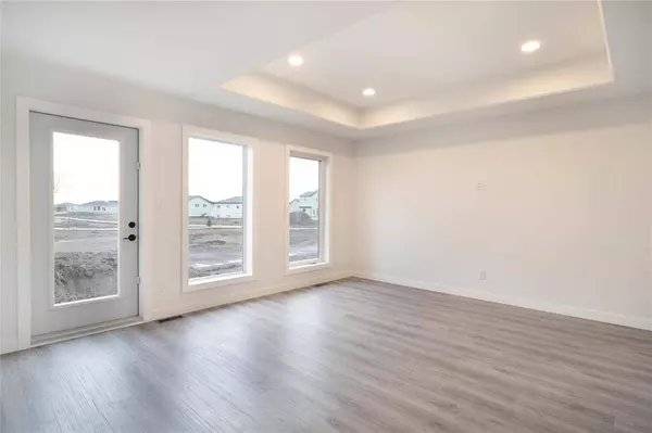 12 Prestwick ST, Niverville, MB R0A 0A1