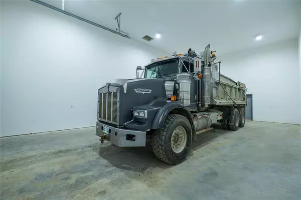 735 Schultz RD, Niverville, MB R0A 1E0