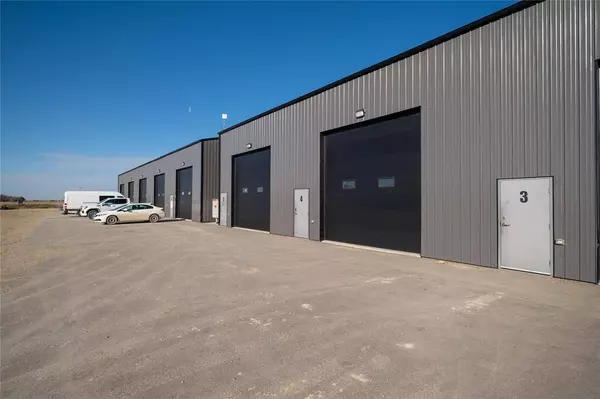 735 Schultz AVE, Niverville, MB R0A 1E0