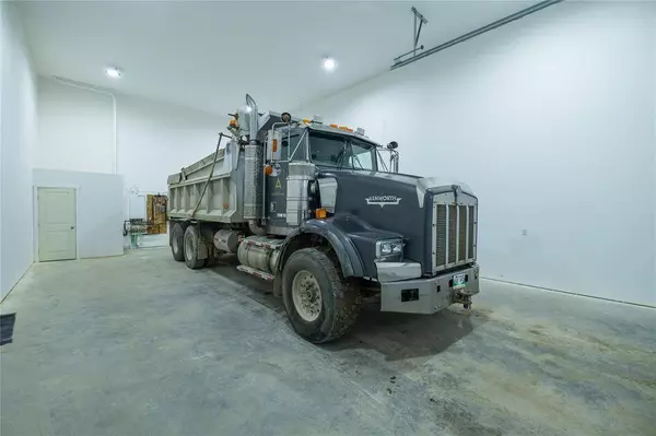 735 Schultz AVE, Niverville, MB R0A 1E0