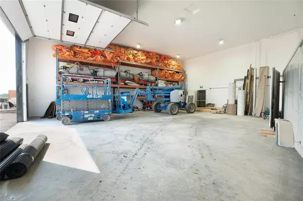 735 Schultz RD, Niverville, MB R0A 1E0