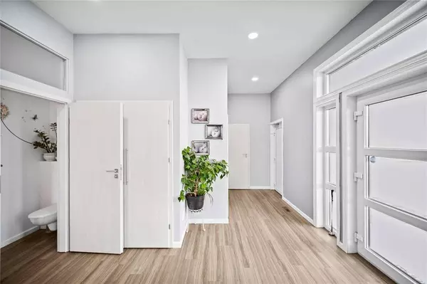 63 Grace LN, Mitchell, MB R5G 2M2