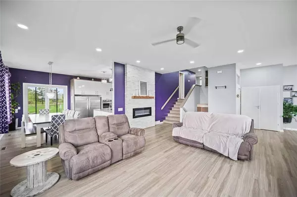 63 Grace LN, Mitchell, MB R5G 2M2