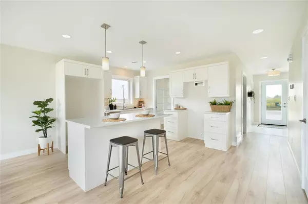 229 Kingshead RD, Niverville, MB R0A 0A1