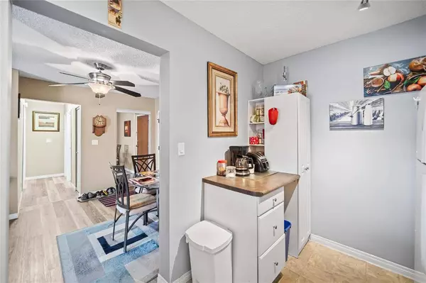 35 Wynford DR, Winnipeg, MB R2C 3T8